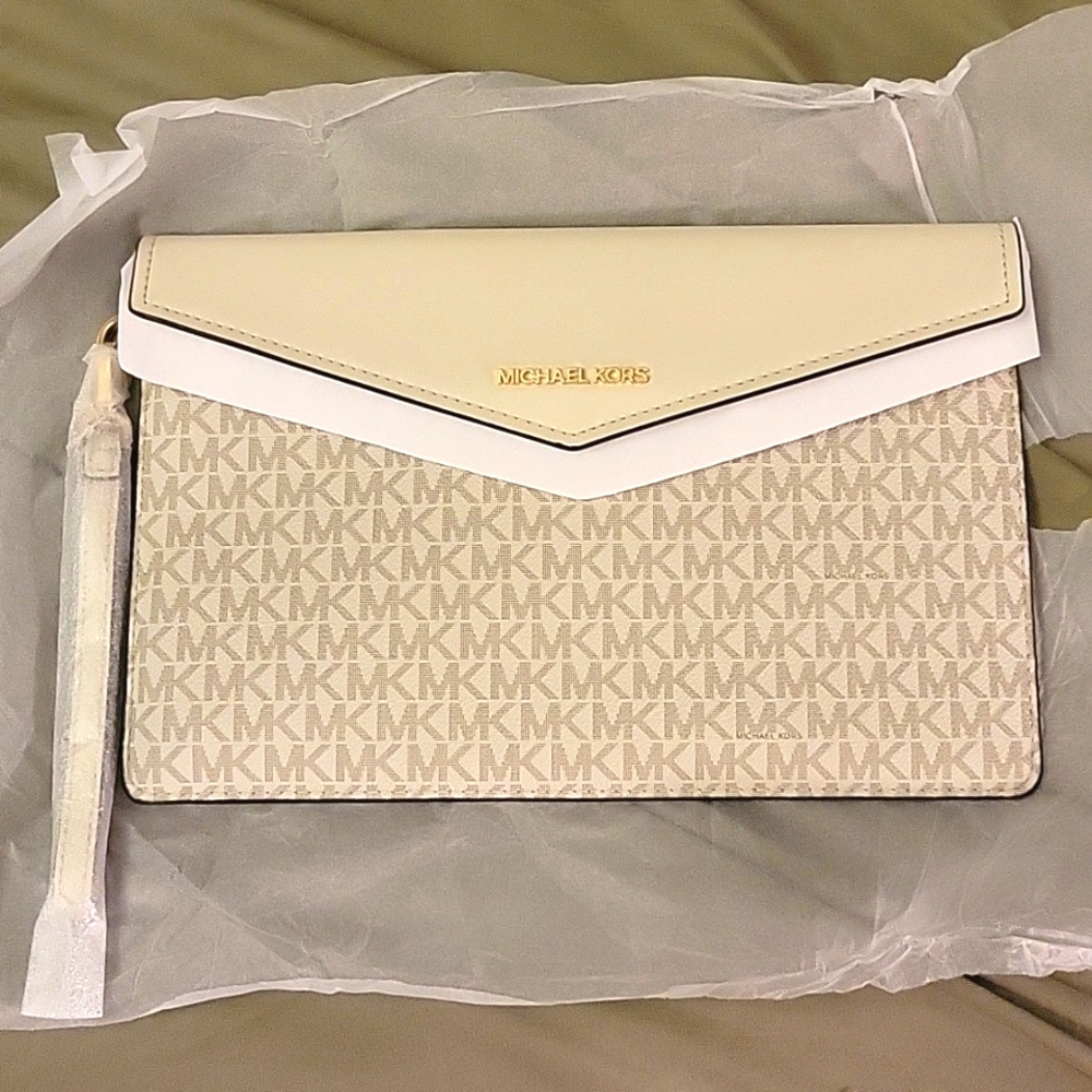 Michael Kors Maisie Large Clutch
